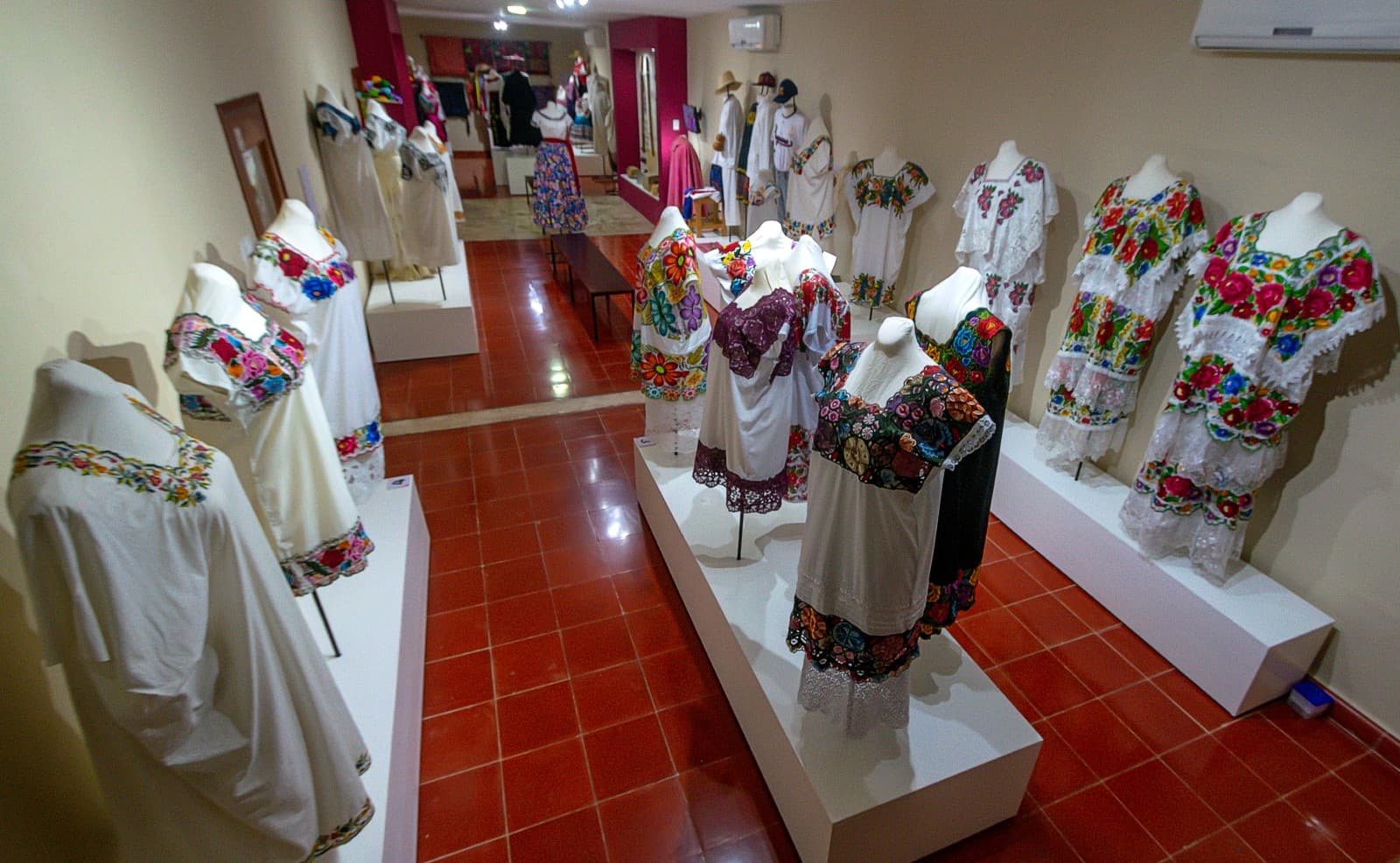 Foto 2 de Museo de Ropa Etnica de Mexico Valladolid, Yucatan